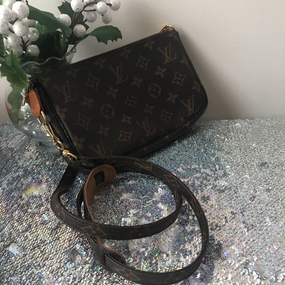 Louis Vuitton Pochette Purse